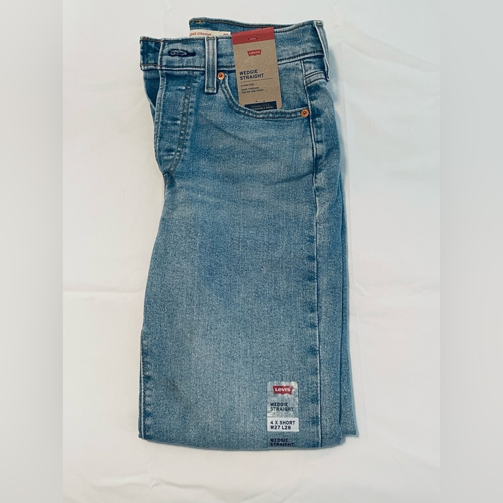 Levi's Blue Jeans👖 Womens 4 Levi’s High Rise Short, NWT